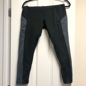 Zella 3/4 Crop Leggings (with pockets!)